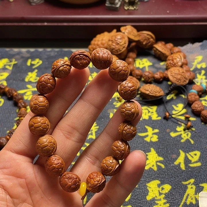 龙纹桃核雕刻瑕疵富甲天下