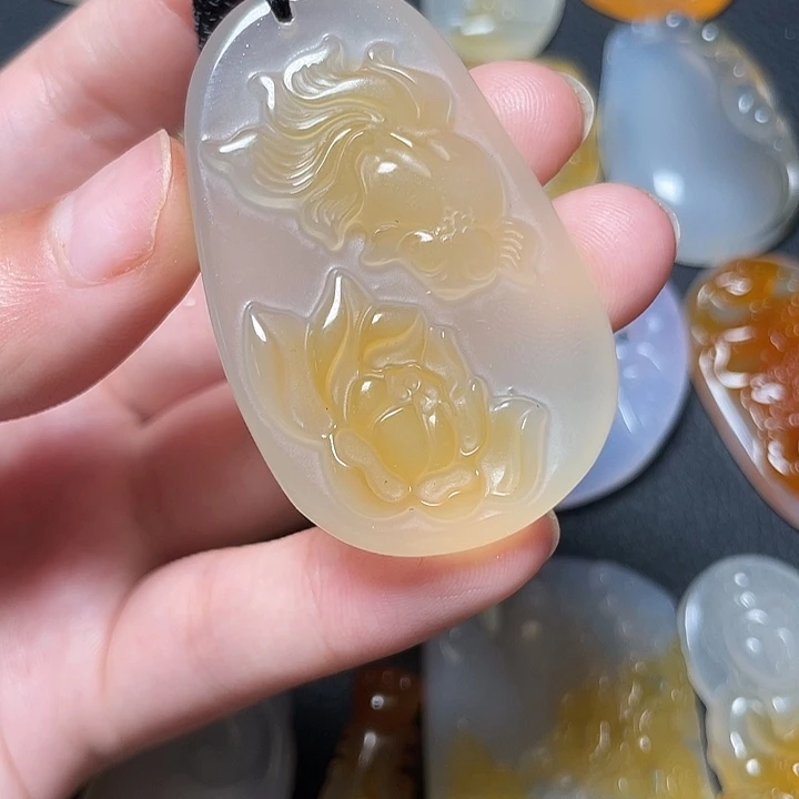 未镶嵌颈饰玛瑙/玉髓