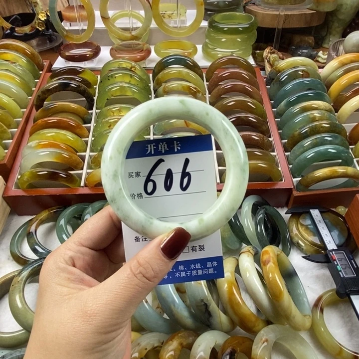 蛇纹石玉未镶嵌手镯61.8-62