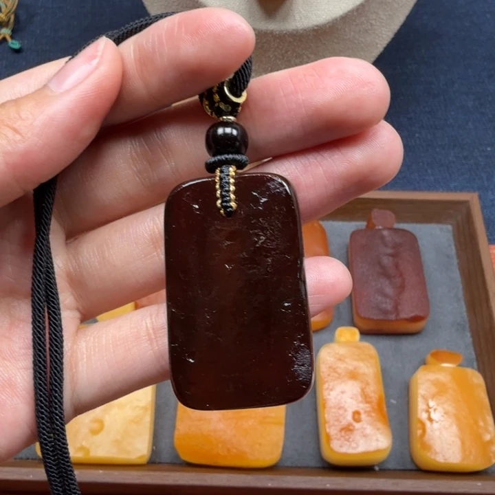 蜜蜡未镶嵌吊坠(赠链)