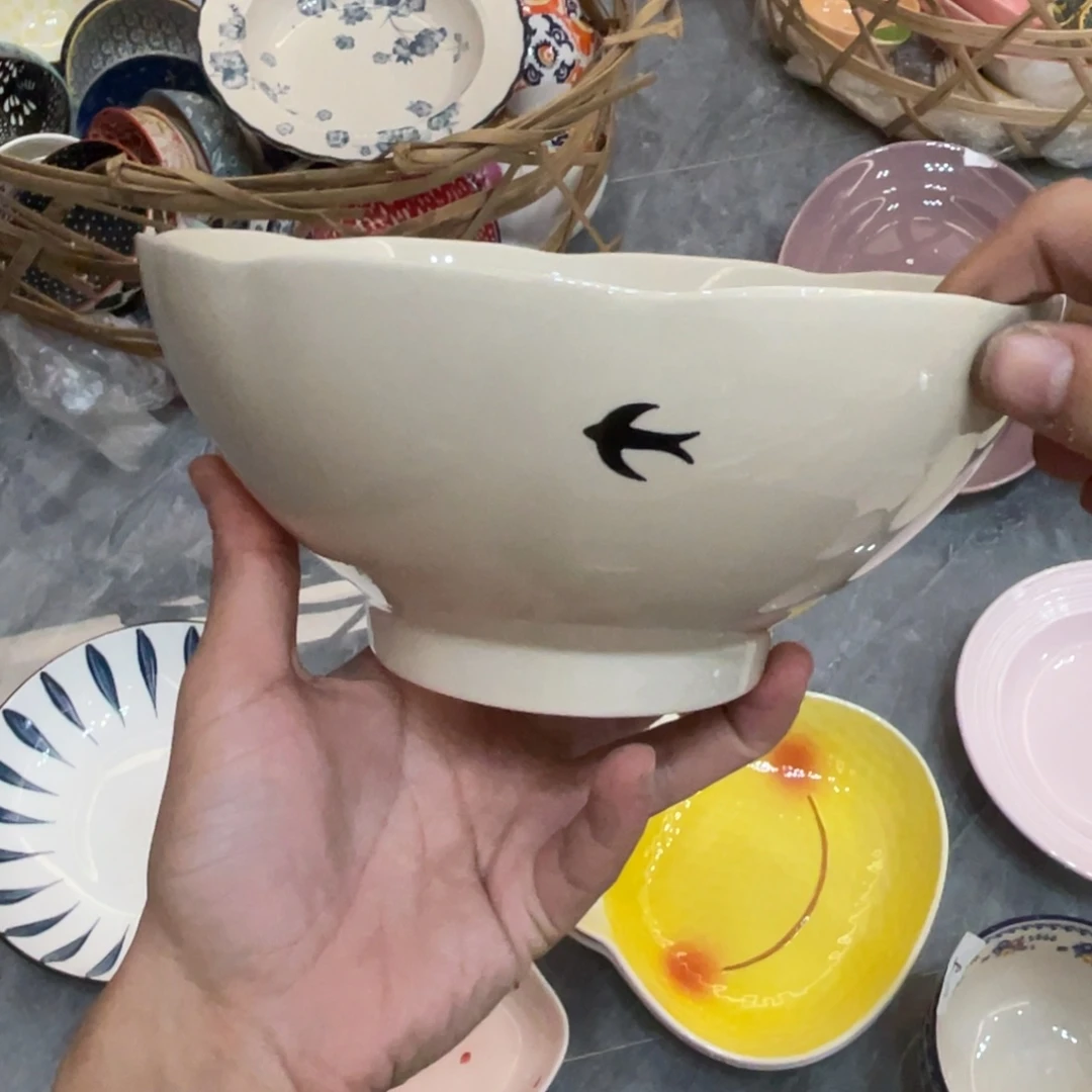 陶瓷微瑕餐具介意勿拍，满18飞！