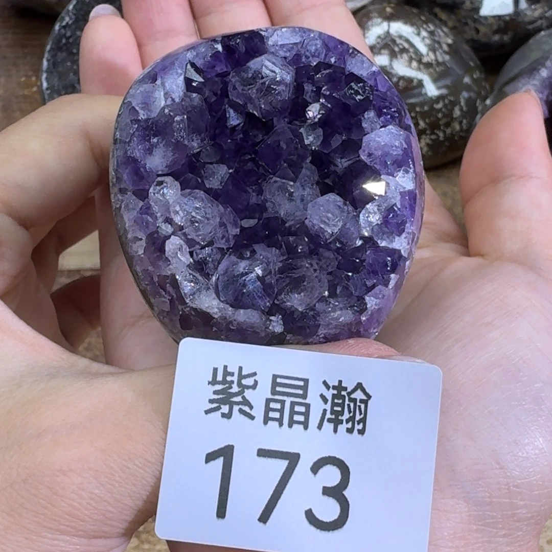 未镶嵌水晶大型摆件（非配饰）