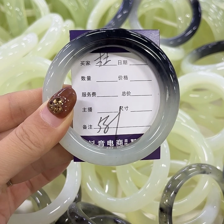 杜***杜蛇纹石玉未镶嵌手镯