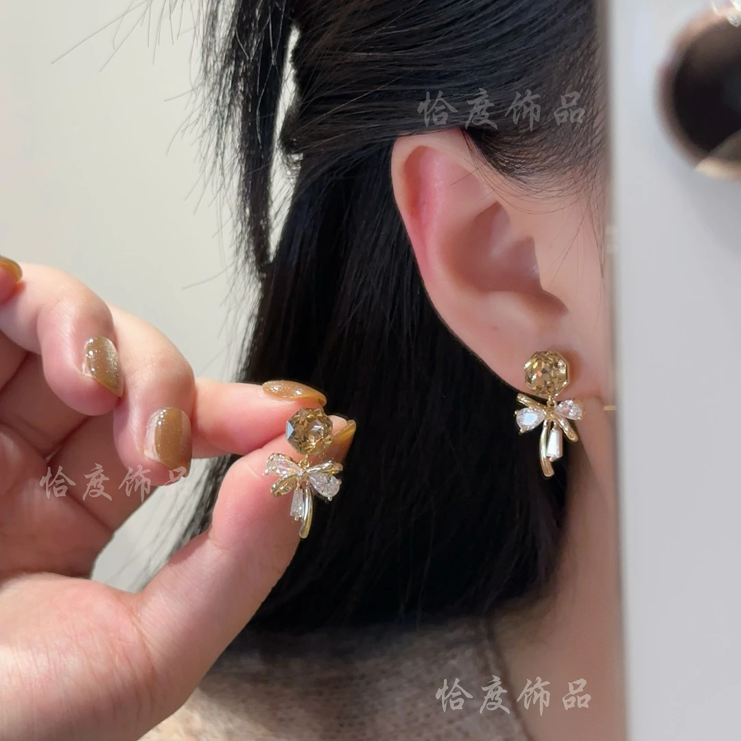 铜合金合成锆石耳饰 【恰度】清透亮闪蝴蝶结锆石耳钉轻奢高级感