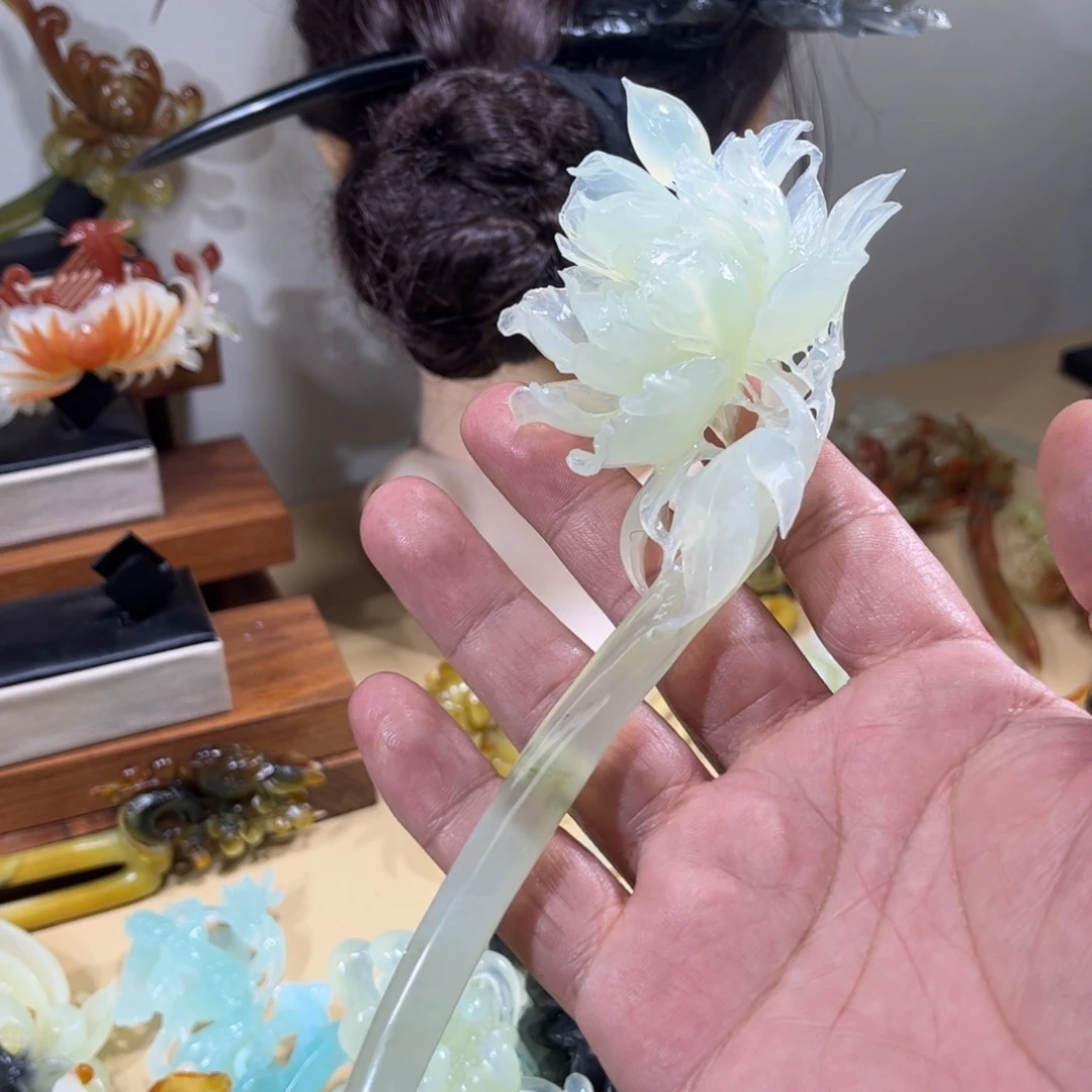 刀***家蛇纹石玉未镶嵌发簪