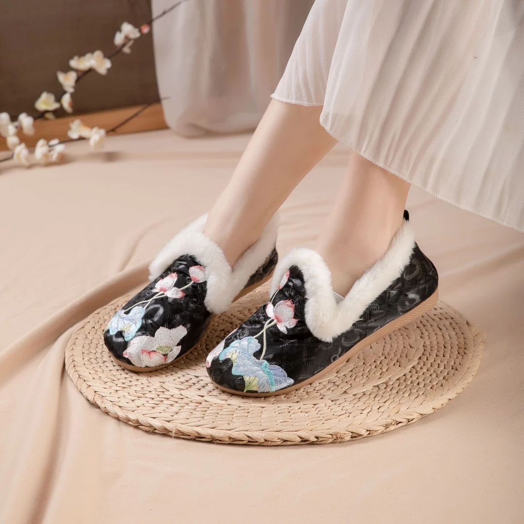 老北京布鞋女刺绣毛边厚款百搭保暖冬季厚底时尚复古中国风绣花鞋