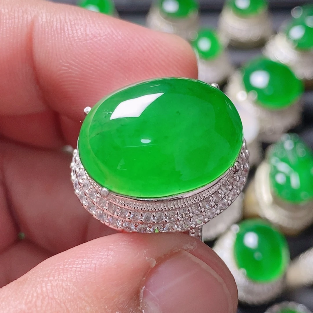 翡翠未镶嵌颈饰