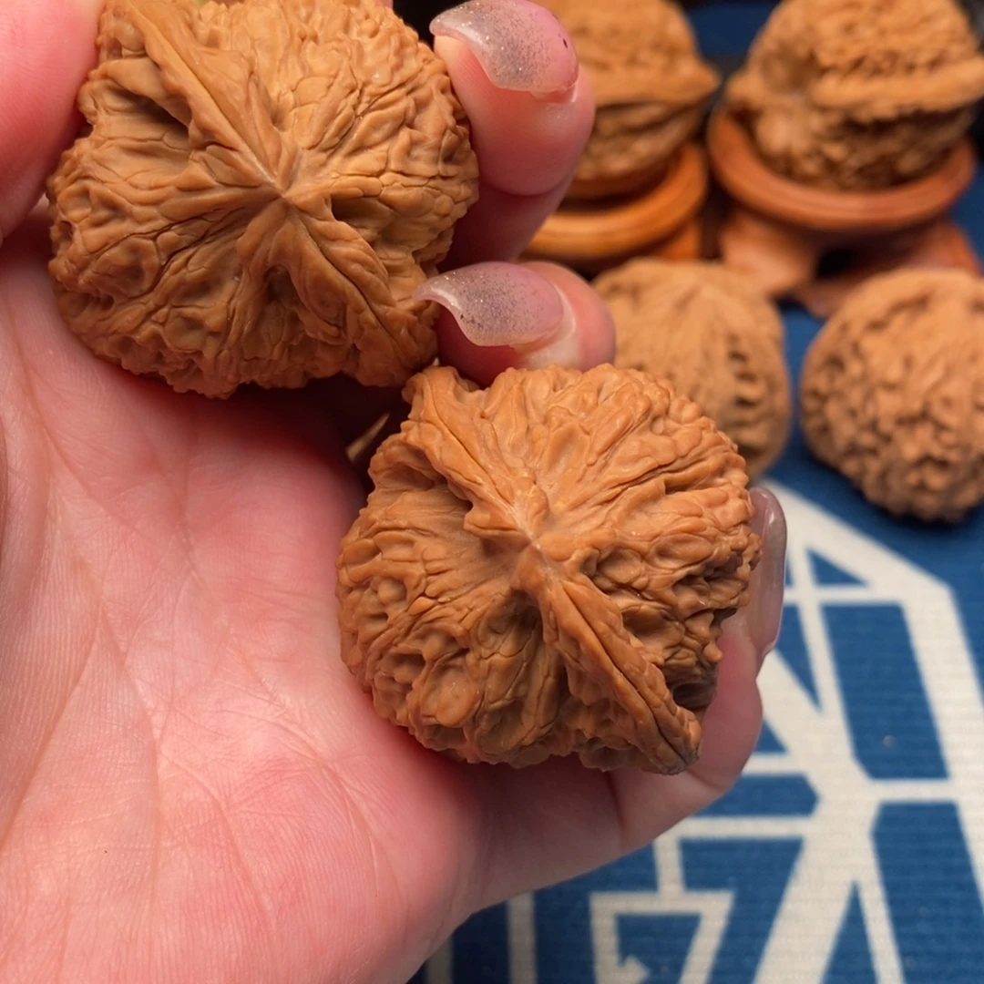 佳***池文玩核桃吊坠南疆