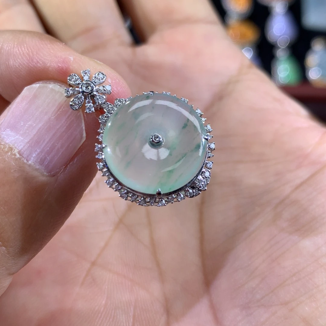 翡翠18K金镶嵌吊坠(不含链)