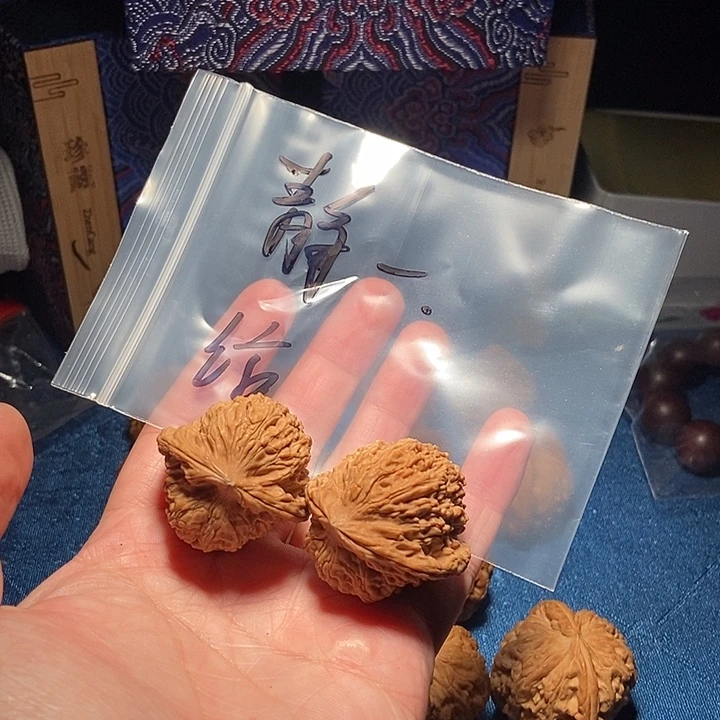 静***–文玩核桃吊坠文玩核桃