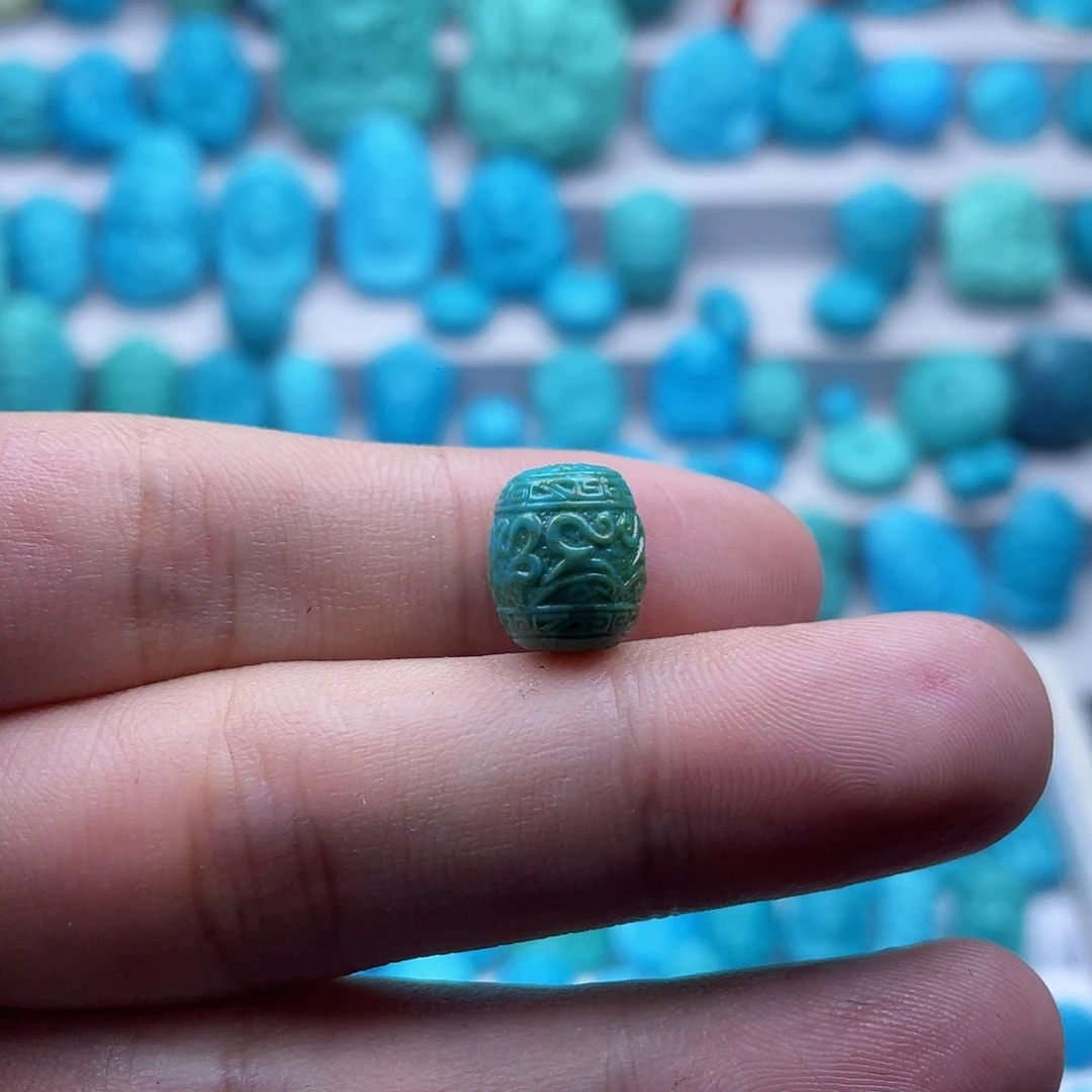 绿松石未镶嵌珠宝奇石