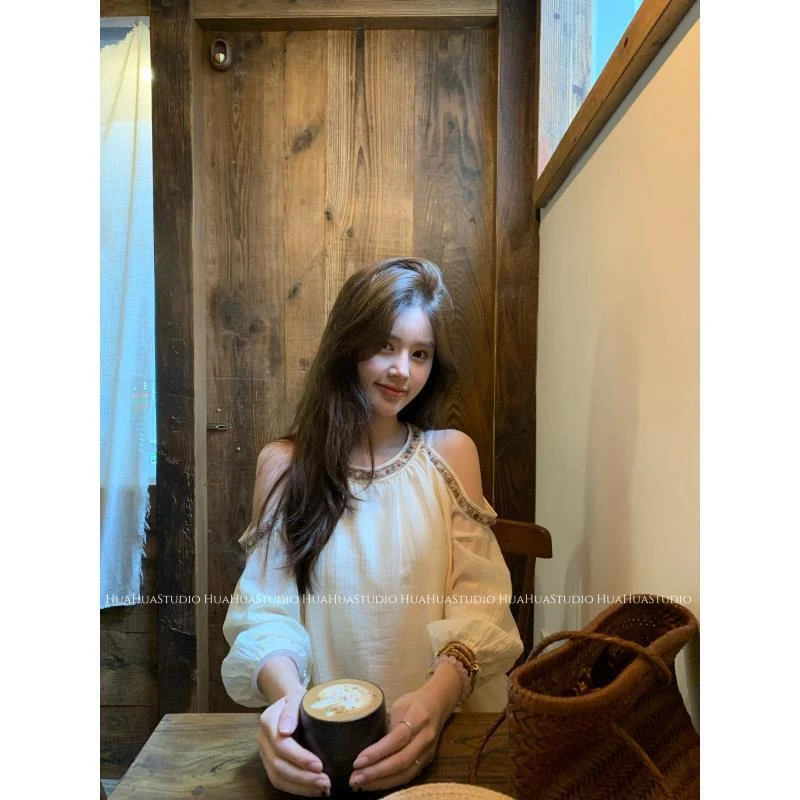 【花花】伊甸园~薄款波西米亚漏肩上衣+松紧腰短裤两件套套装