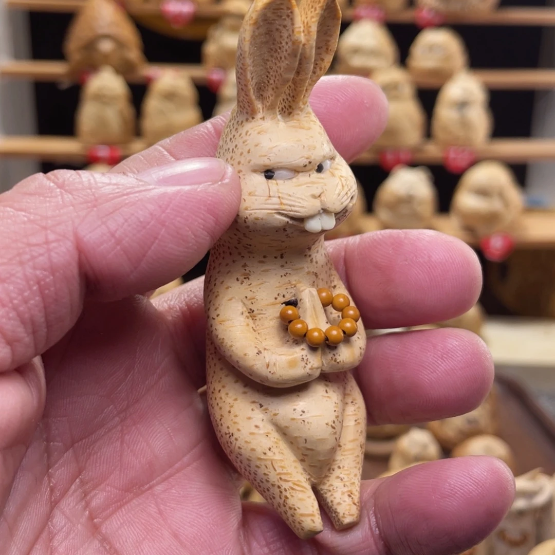 竹竹根雕兔子手把件