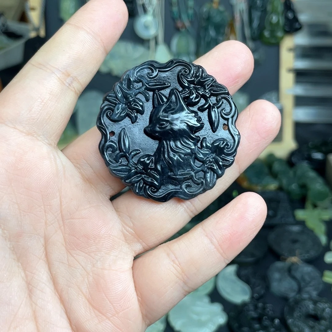 未镶嵌岫玉颈饰狐狸