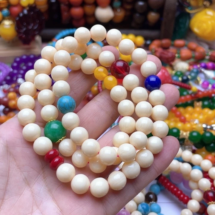 树脂制品彬*6号白色项链