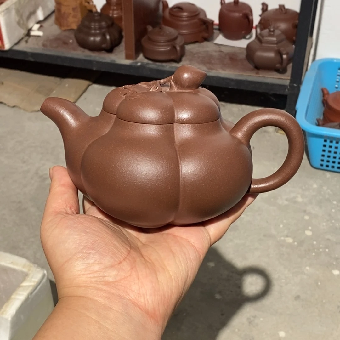 茶壶紫砂紫砂壶。紫砂壶？