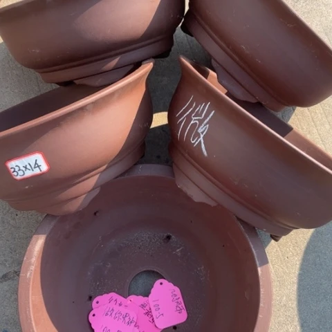 紫砂花盆200-10。  33-14微瑕