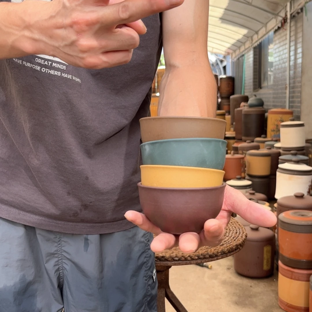 紫砂茶叶罐发四个杯子