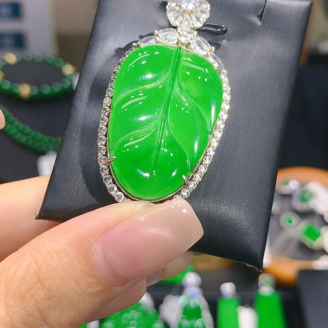 【闪购商品】颈饰银S925镶嵌翡翠5柒姐