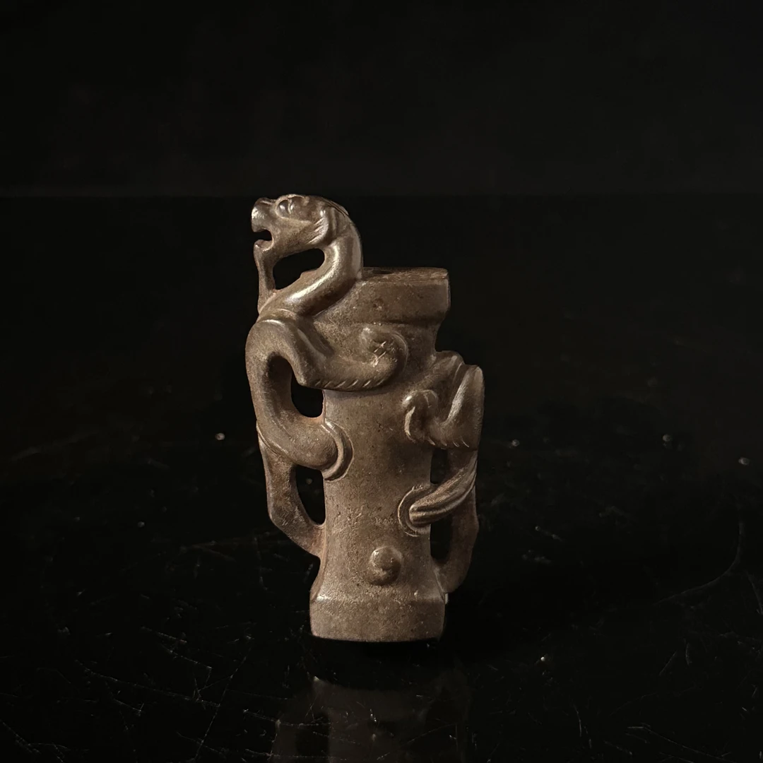 明代和田玉龙纹勒子珠