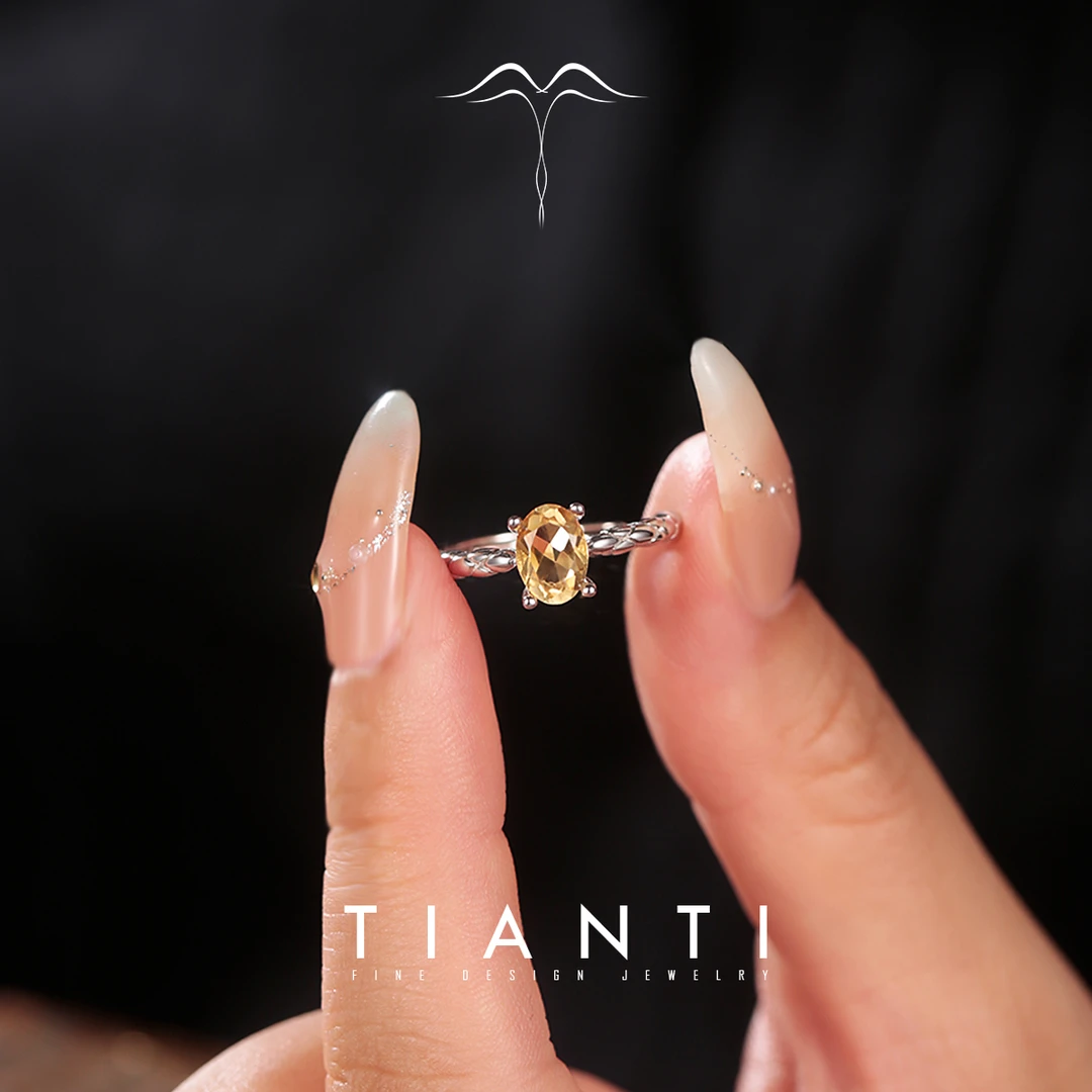 TIANTI/天缇菱满 5X7 天然黄水晶戒指S925银（银白色）麻花戒臂款
