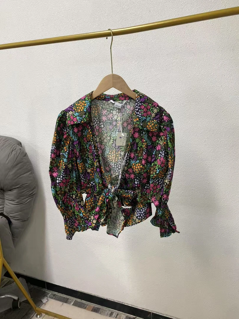 U家剪标    4仓T1-7- 1372款    黑色花朵印花开衫长40