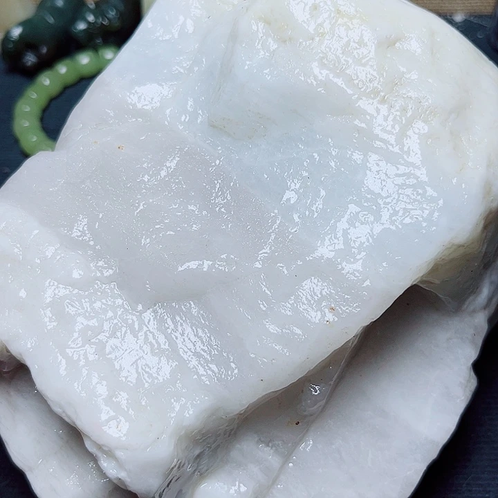 和田玉（糖玉）未镶嵌珠宝奇石