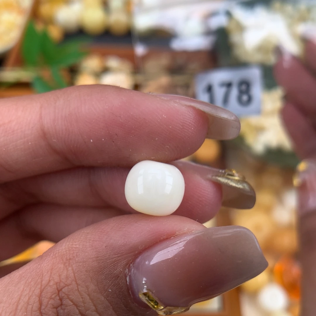 琥珀珠宝奇石未镶嵌9.3