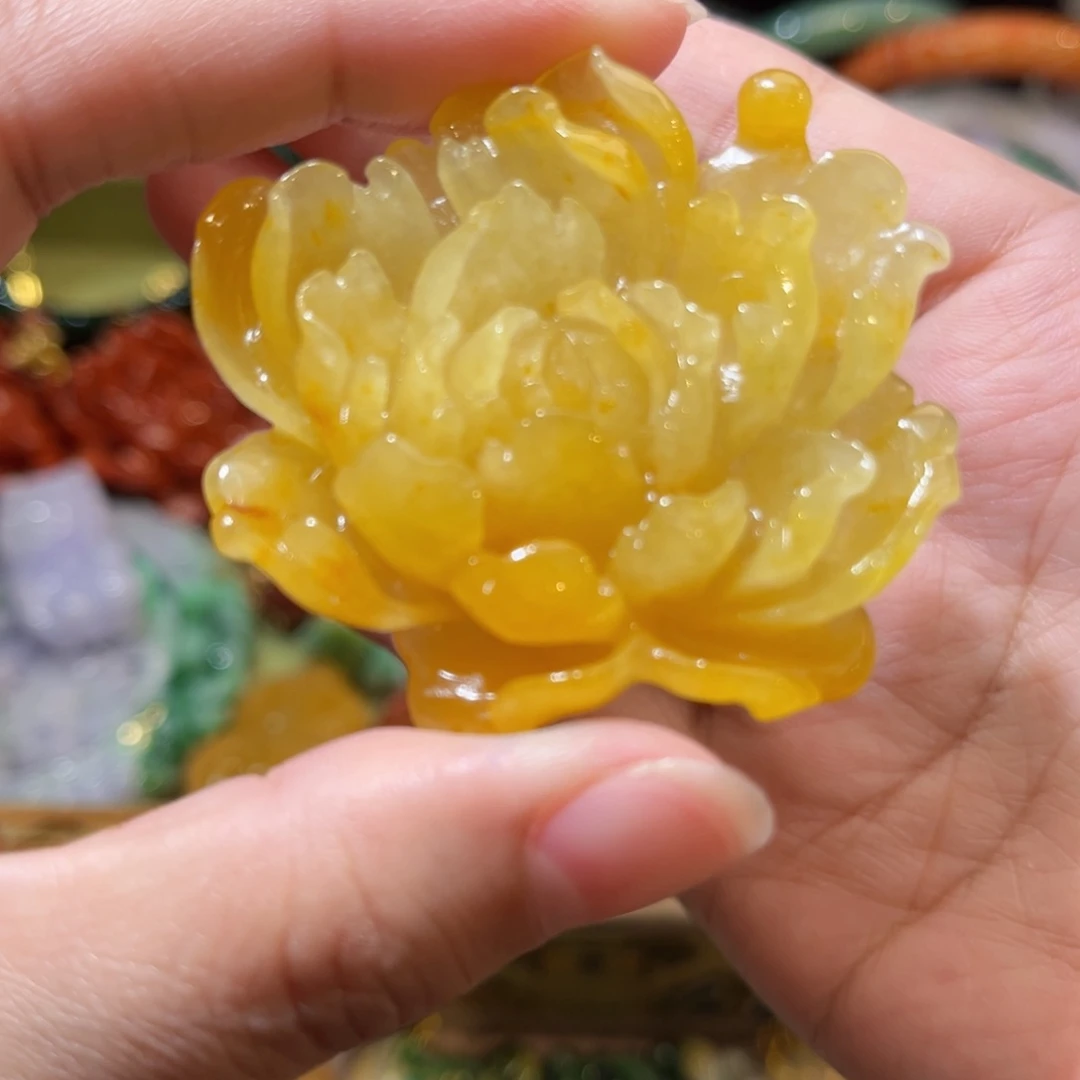 翡翠未镶嵌颈饰待编织