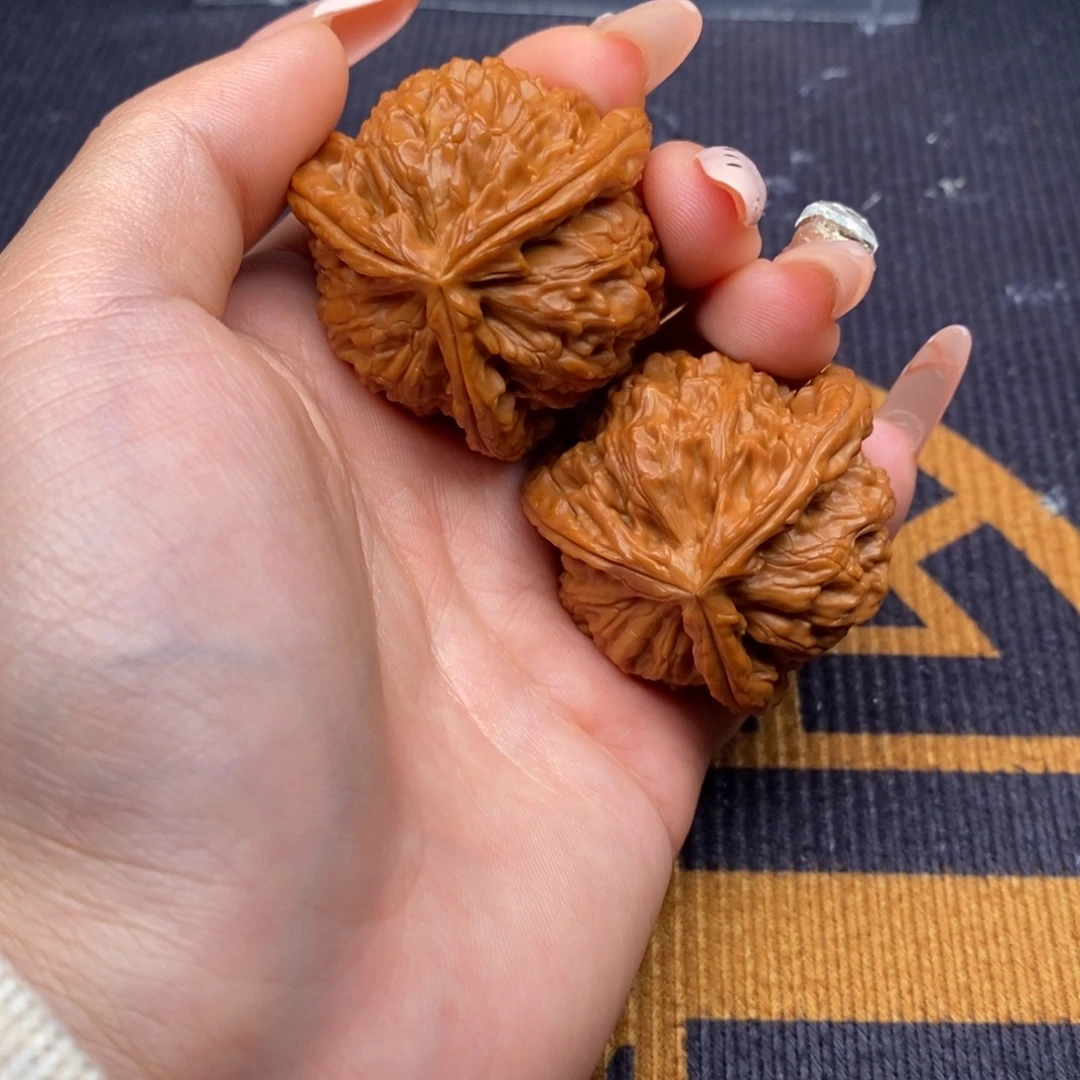 用***5文玩核桃吊坠白狮子