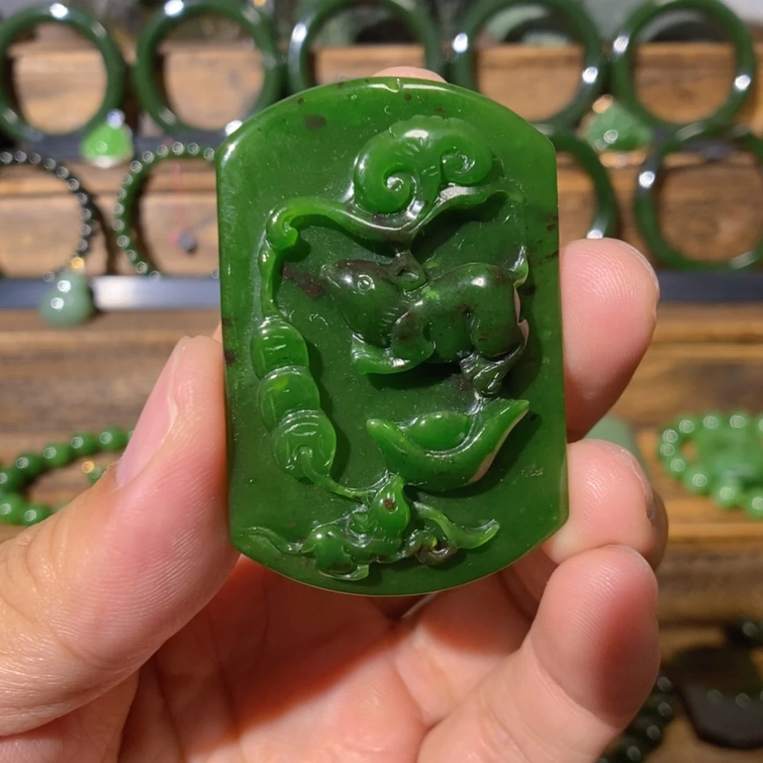 【闪购商品】吊坠(不含链)未镶嵌和田玉俄七聚红皮数钱