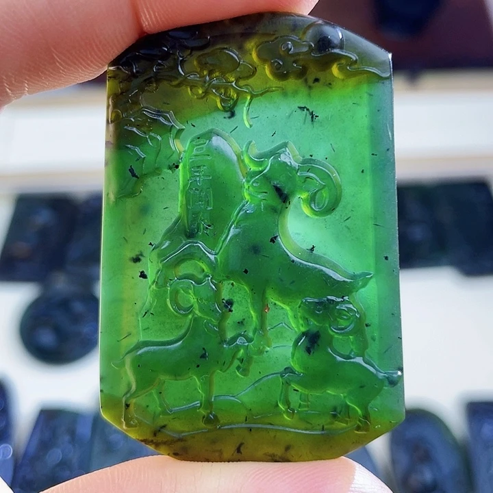 蛇纹石玉未镶嵌挂件