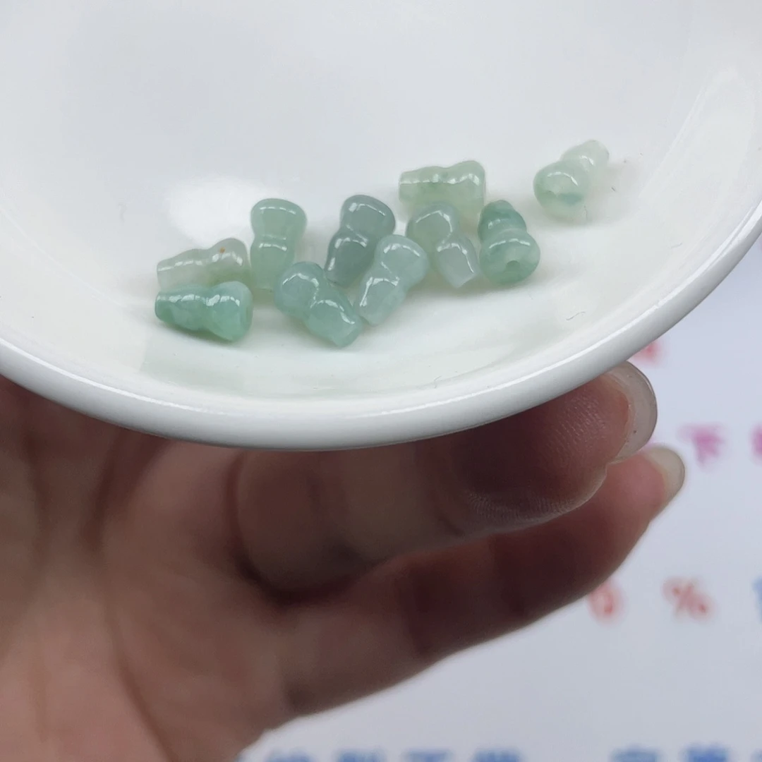 翡翠散珠翡翠通孔葫芦