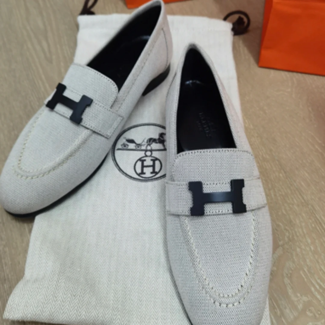 99新 Hermes/爱马仕 米白色帆布康康银扣鞋39码