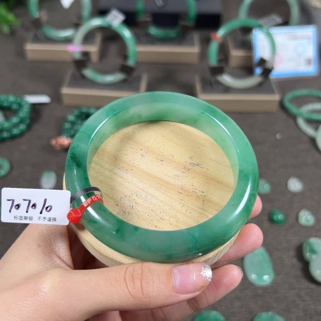 石英质玉未镶嵌手镯59+