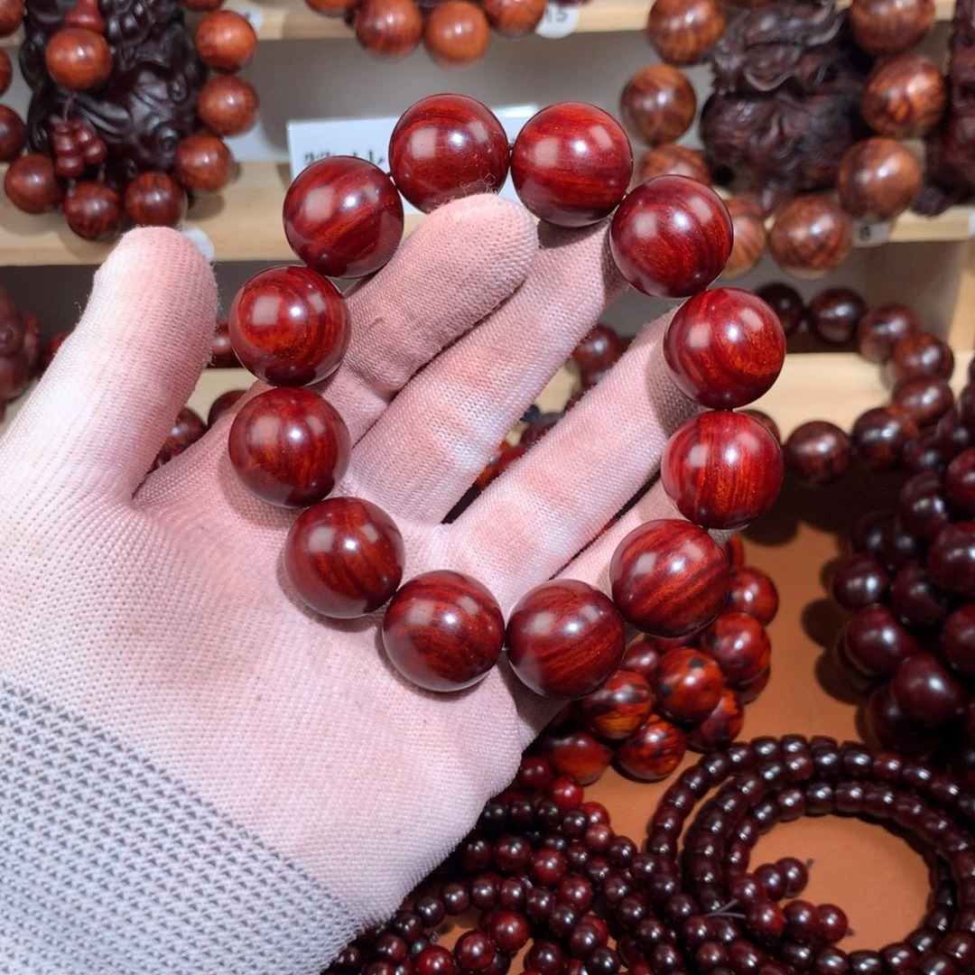 黄***人染料紫檀（血檀）2.0顶泥鸡血红-