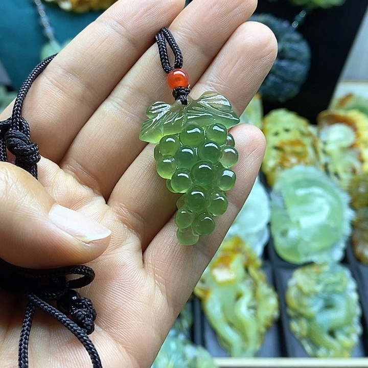 蛇纹石玉未镶嵌挂件