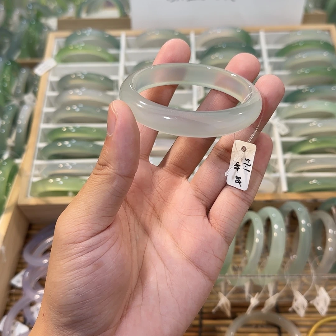 玛瑙/玉髓未镶嵌手镯圈口57.1