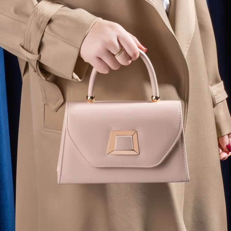 2025新款韩版简约链条单肩斜挎包小方包时尚百搭手提小包包女气质