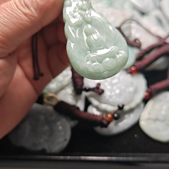 翡翠未镶嵌颈饰天然翡翠吊坠