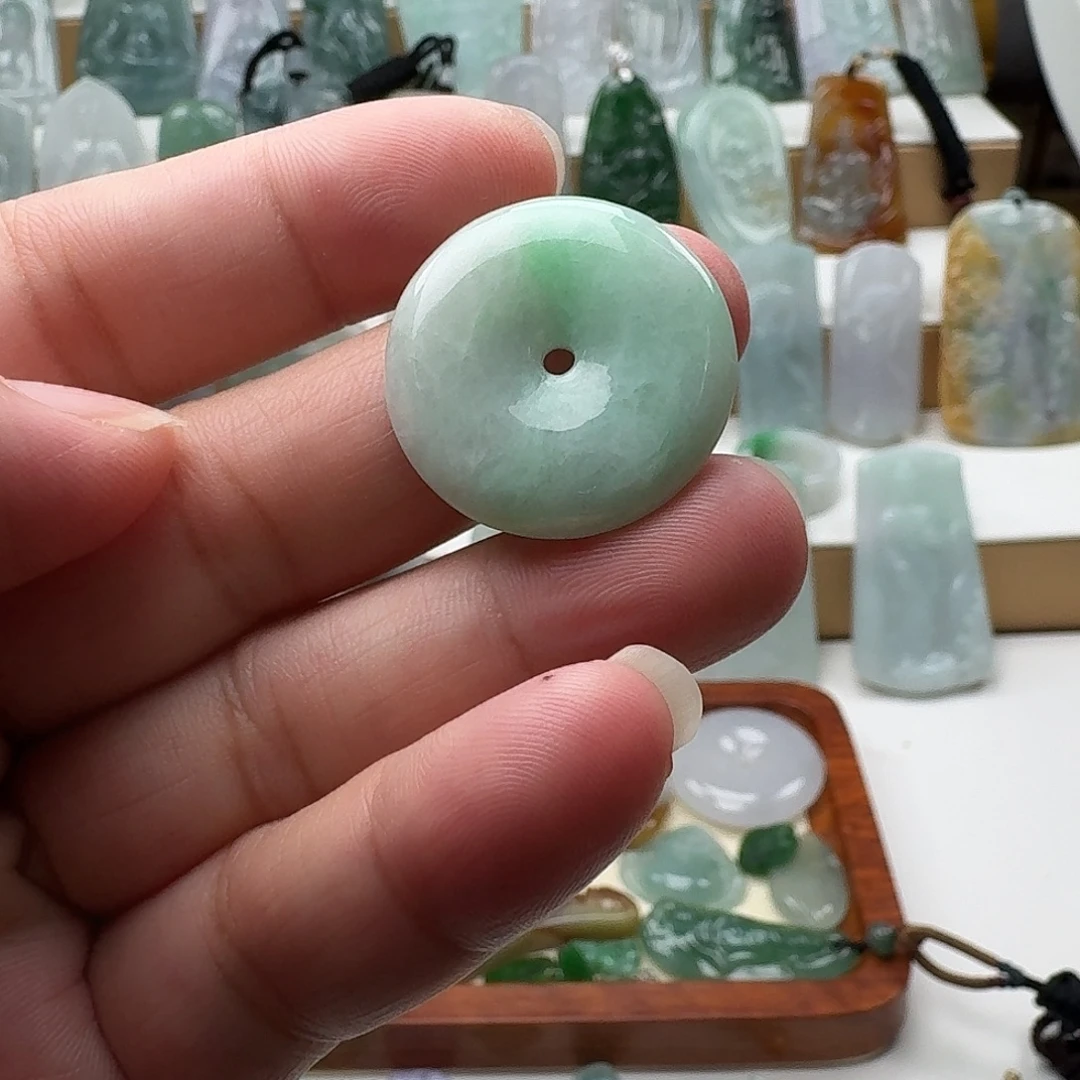 翡翠未镶嵌颈饰17