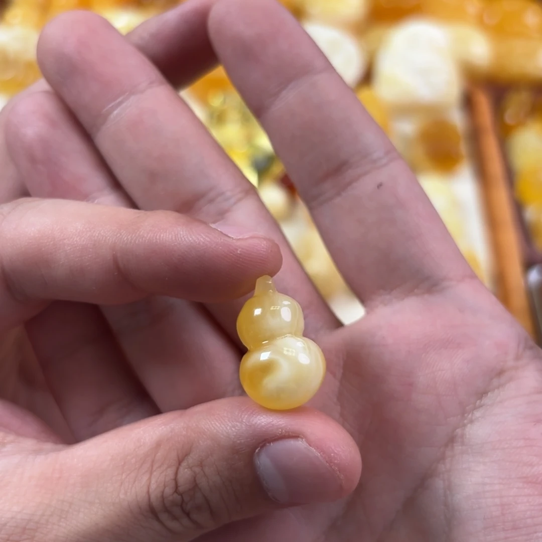 蜜蜡未镶嵌裸石葫芦