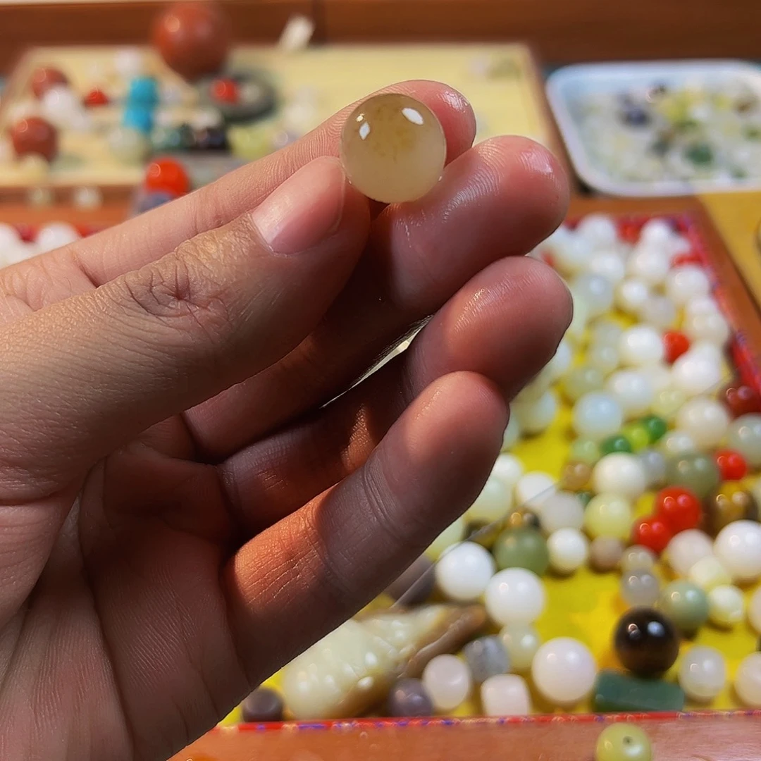 和田玉卡14散珠未镶嵌