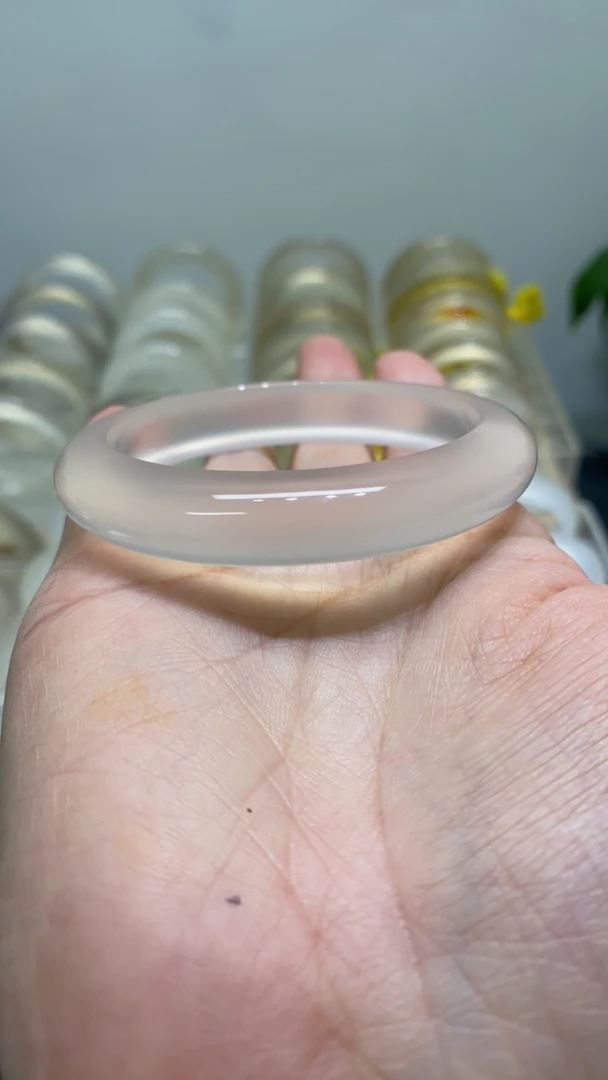 马料高冰白冰手镯