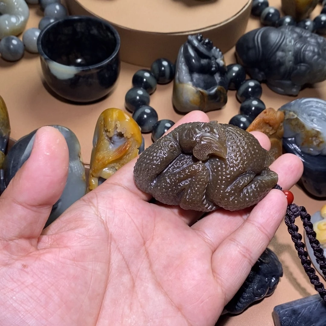 未镶嵌和田玉把件