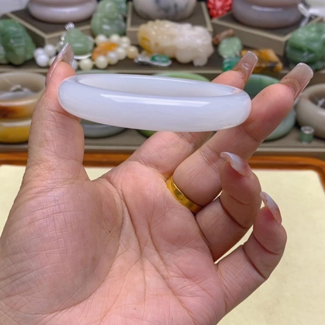 【闪购商品】石英质玉手镯未镶嵌