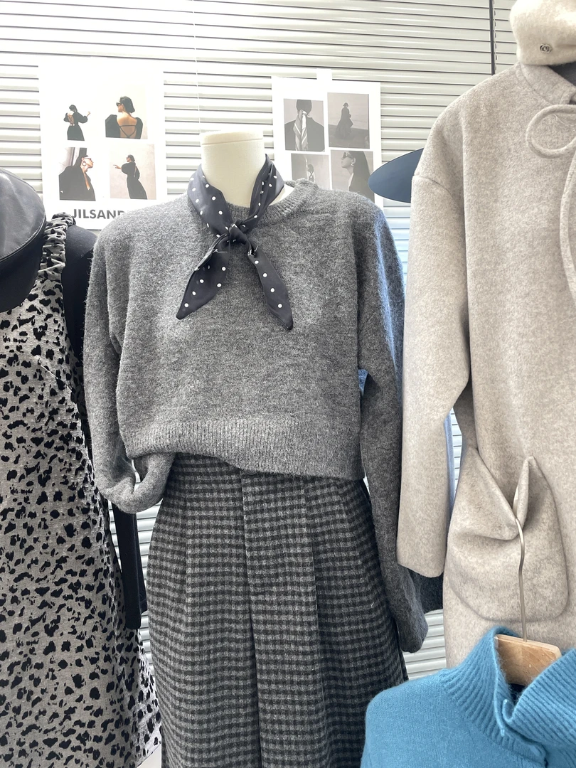 .小香风灰色毛衣针织加厚圆领上衣秋冬百搭时尚气质