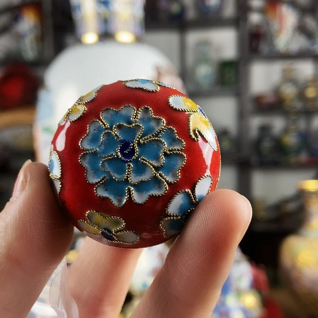 红***。铜景泰蓝小盒子一个老货