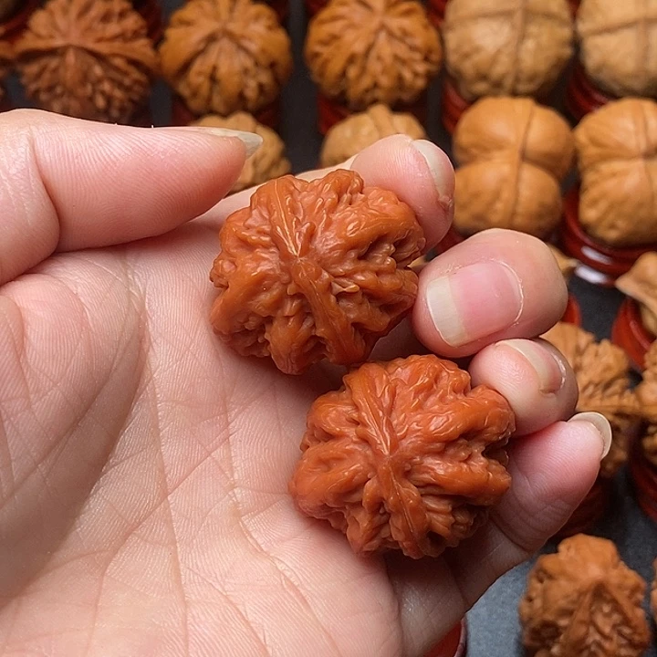 小***困文玩核桃吊坠京八棱