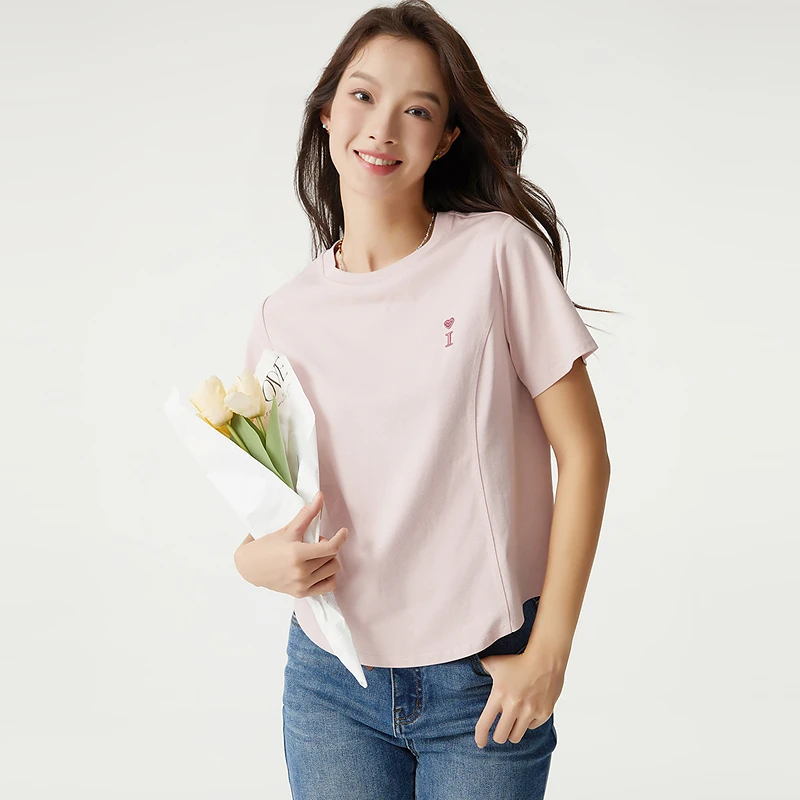 布景女2025年春季新品圆领短袖前片设计感胸前刺绣T恤BW51TY0110